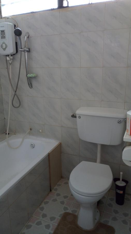 M-R Lodge Mankesim Экстерьер фото