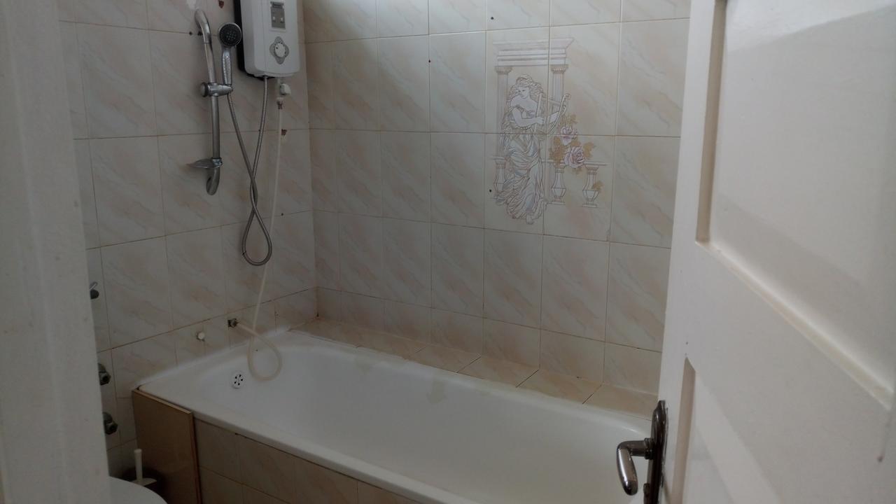 M-R Lodge Mankesim Экстерьер фото